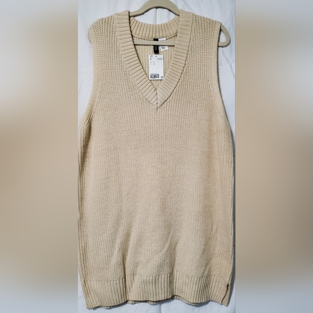 H&M Cream V-Neck Dress